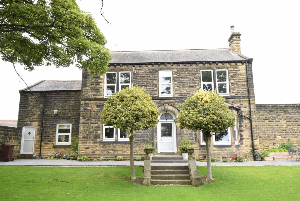 Property photo 1 of 31