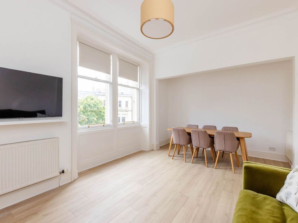 Property photo 3 of 19 Interior-27