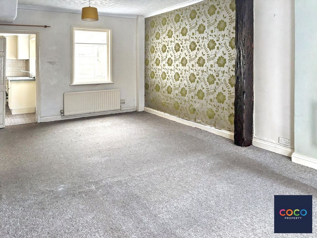 Property photo 3 of 13 Living Area/Diner