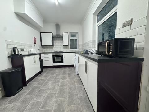 Property photo 2 of 34 0Fd048C1-Ebfe-403F-9C91-926C7D3673B1_4_5005_c.Jpeg