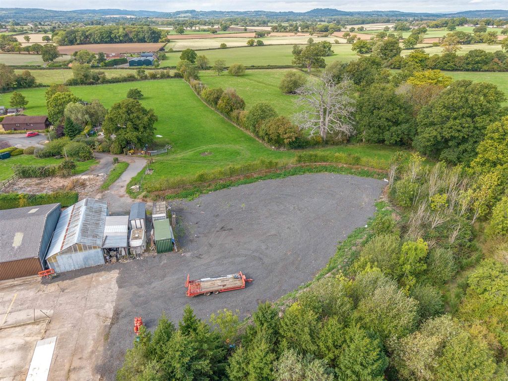 Property photo 3 of 5 Picture No. 16