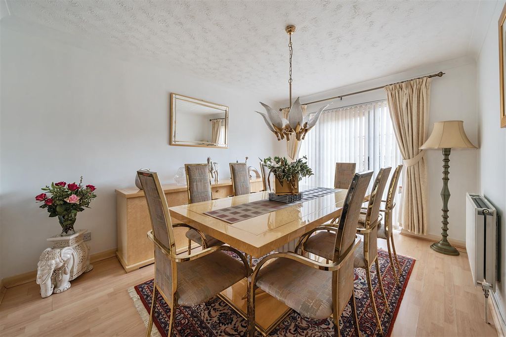 Property photo 3 of 20 Dining Area