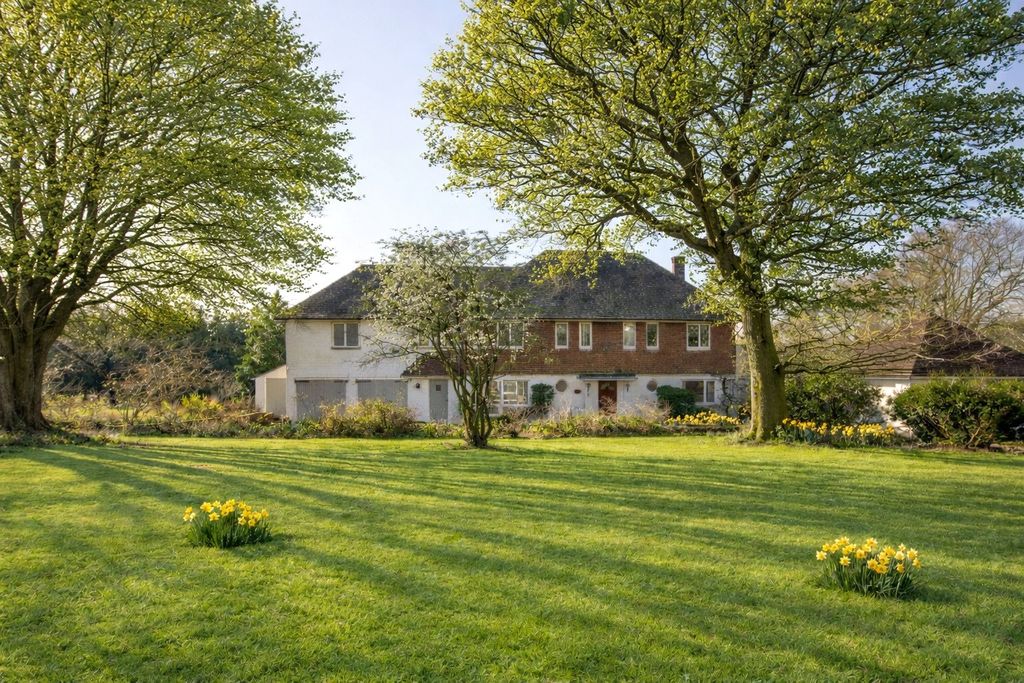 Property photo 1 of 16 Front