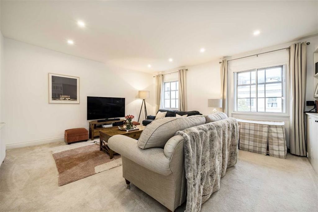 Property photo 3 of 8