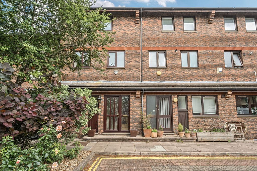 Property photo 1 of 36