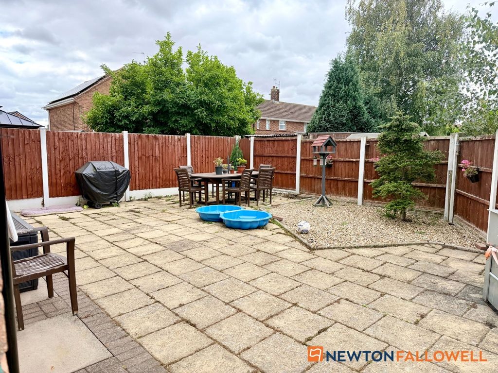 Property photo 3 of 11 Rear Garden 1