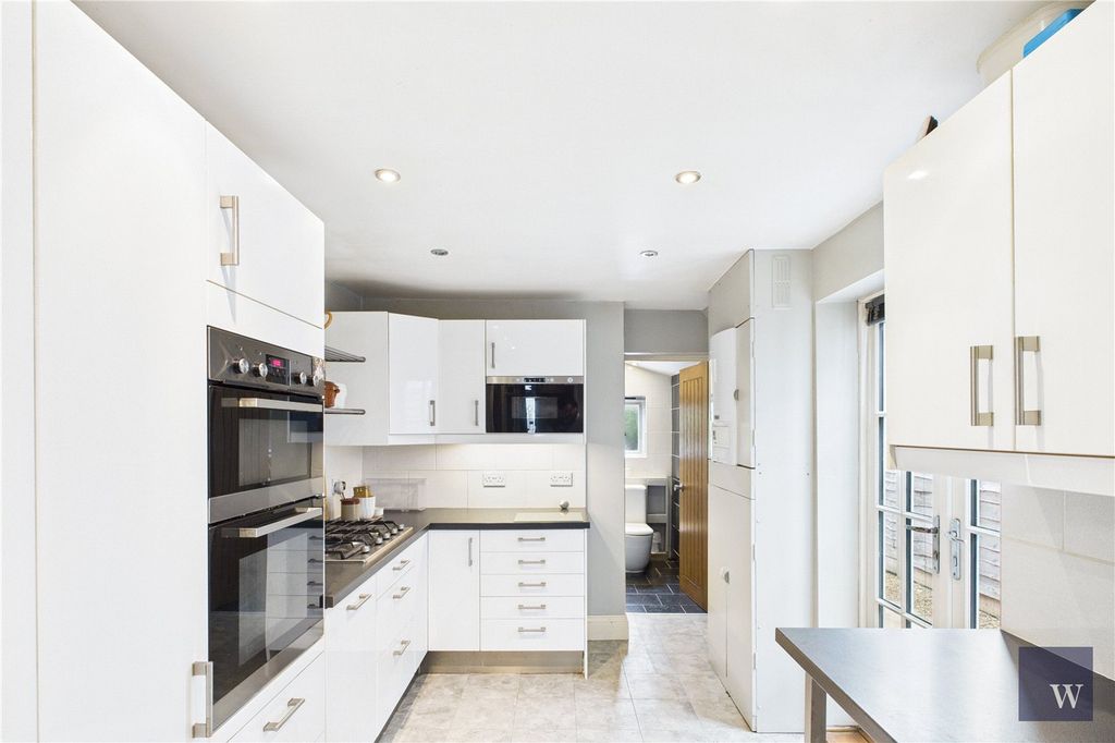 Property photo 2 of 14 Picture No. 06