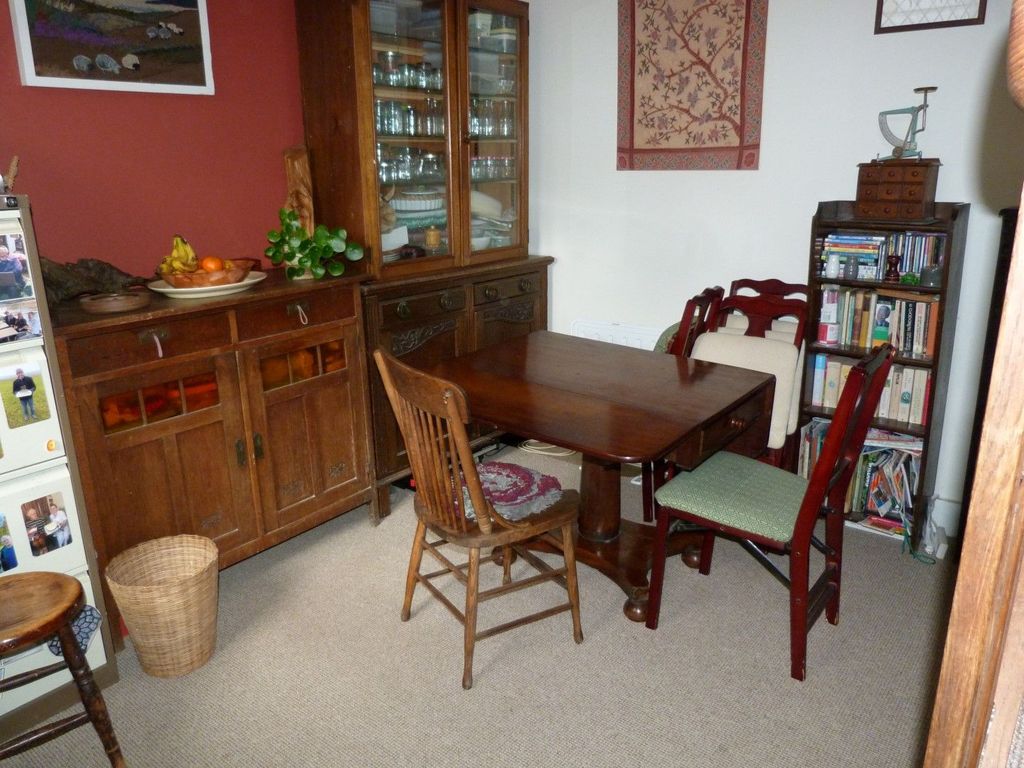 Property photo 3 of 9 Photograph 2