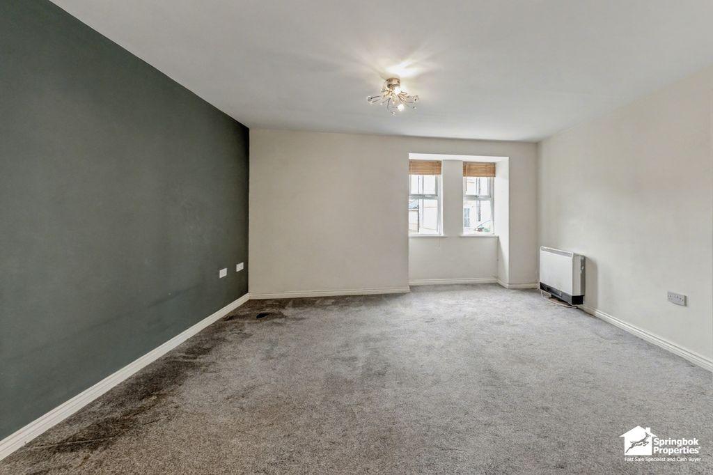 Property photo 2 of 12 Image 2