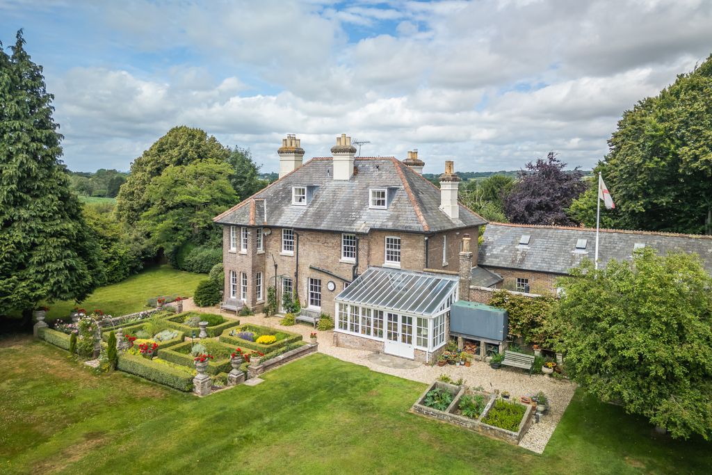 Property photo 1 of 18 Talbothays Lodge