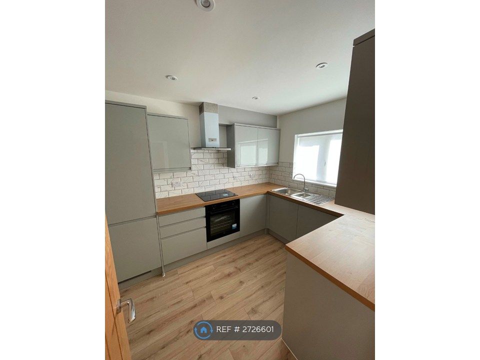 Property photo 1 of 23 Kitchen