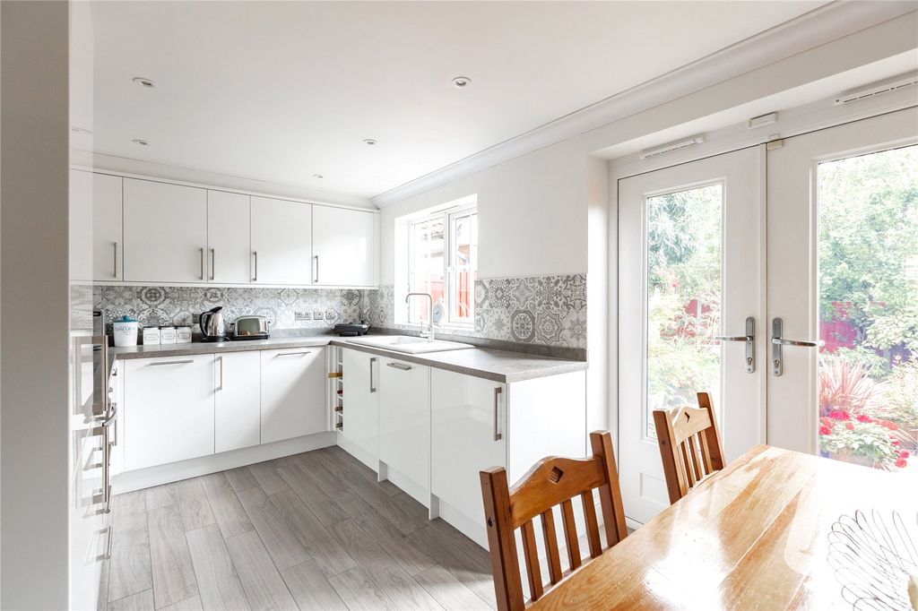 Property photo 2 of 16 Kitchen/Diner