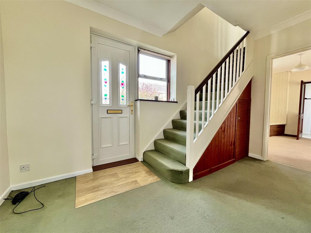 Property photo 3 of 25