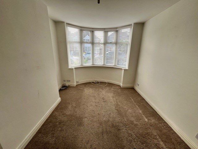 Property photo 2 of 14 8