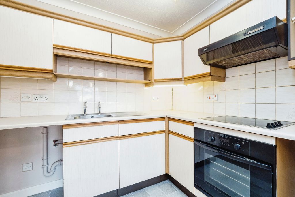 Property photo 3 of 13 Kitchen