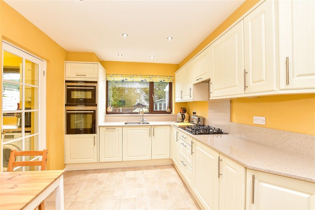 Property photo 2 of 15 Kitchen