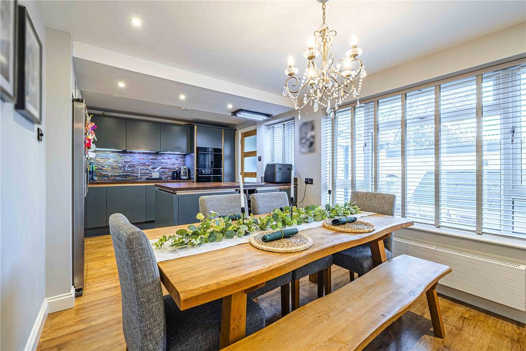 Property photo 2 of 20 Picture No. 13