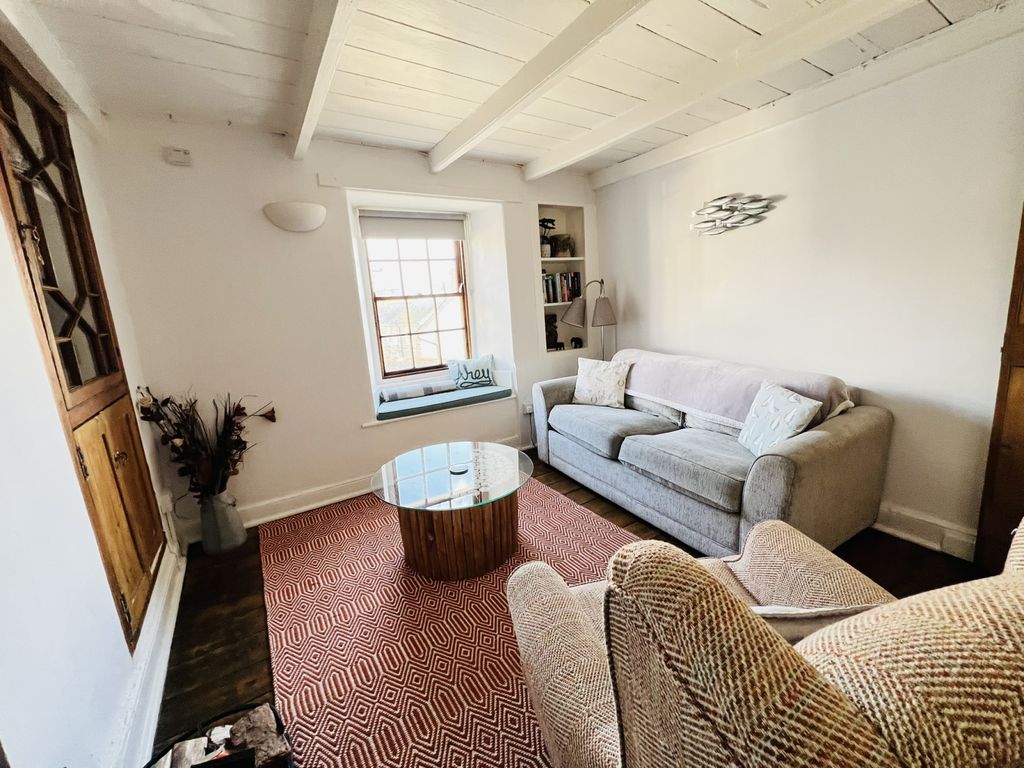 Property photo 3 of 11 Gallery