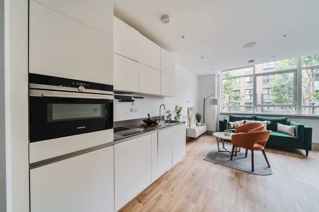 Property photo 3 of 8 Dining Room