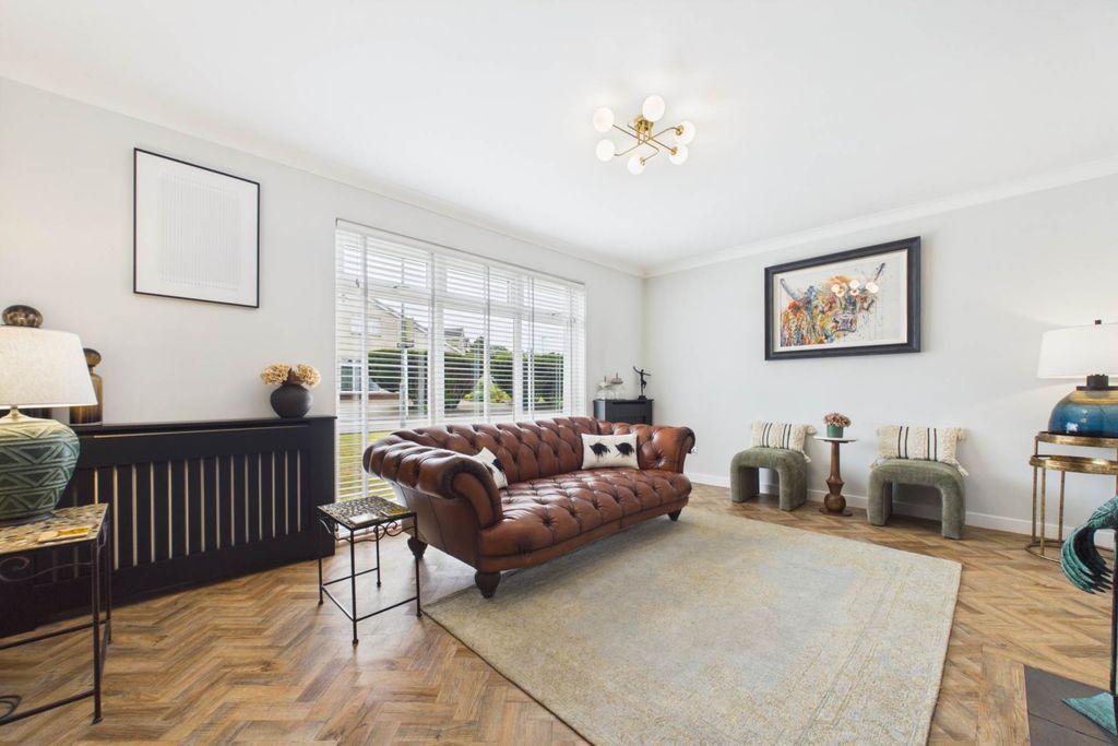 Property photo 3 of 35