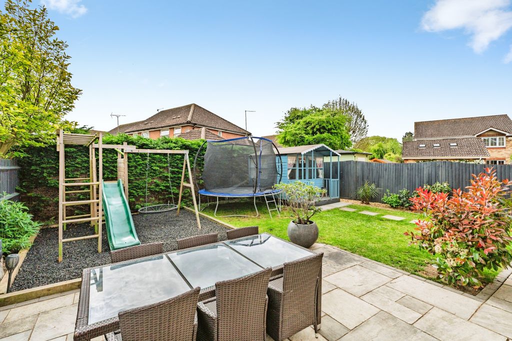Additional image 18 of 4 bed detached house for saleLinnet Close, Littlehampton BN17