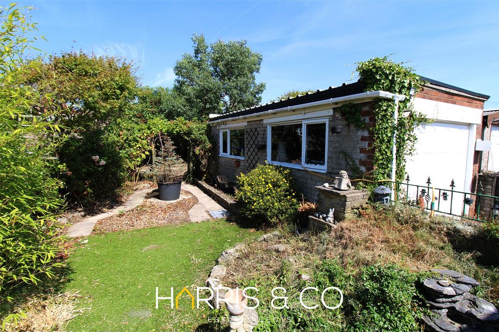 Property photo 2 of 23 Picture No. 35