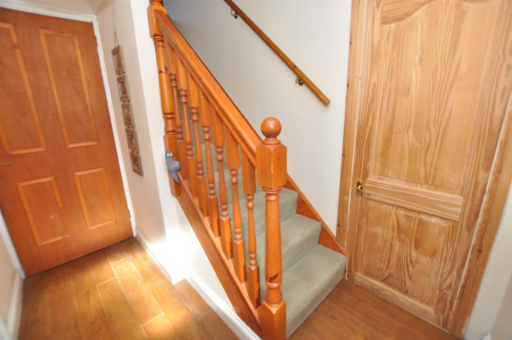 Property photo 2 of 17 Hallway