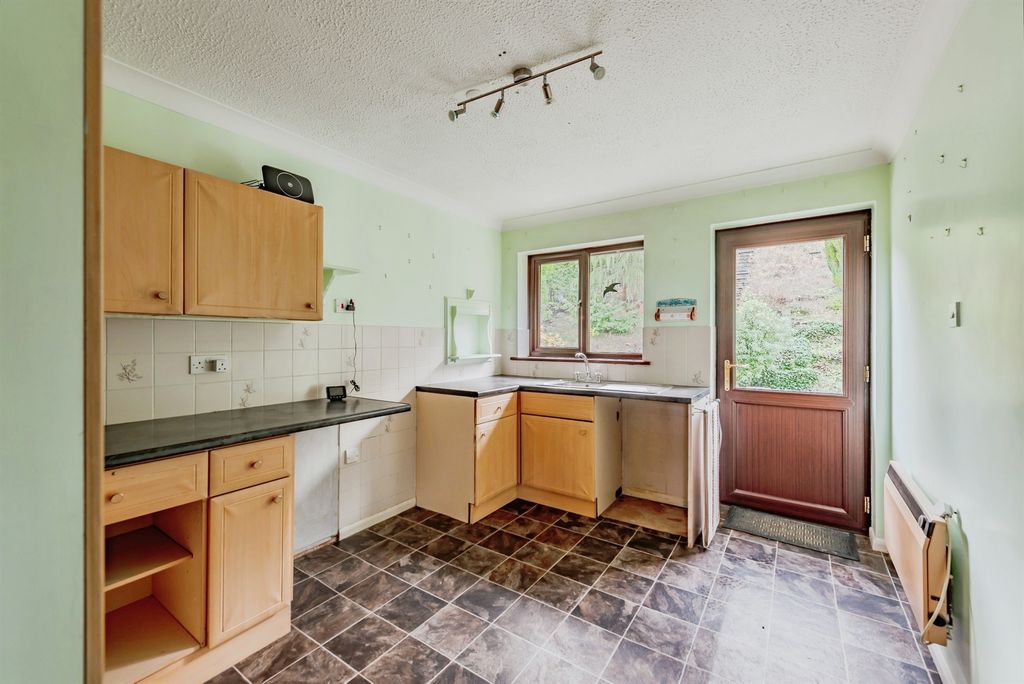 Property photo 2 of 14