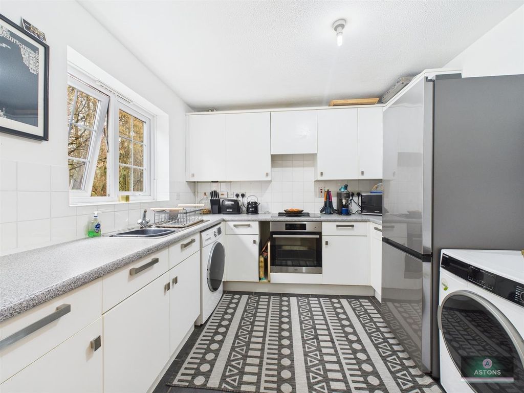 Property photo 3 of 15 Kitchen