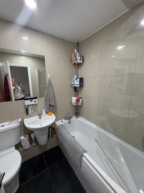 Property photo 2 of 9 Bathroom.Jpg