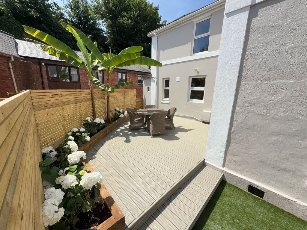 Property photo 2 of 24