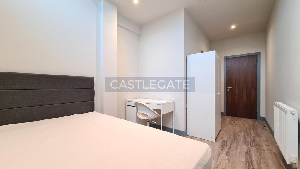 Property photo 2 of 10 Room 8 (3)