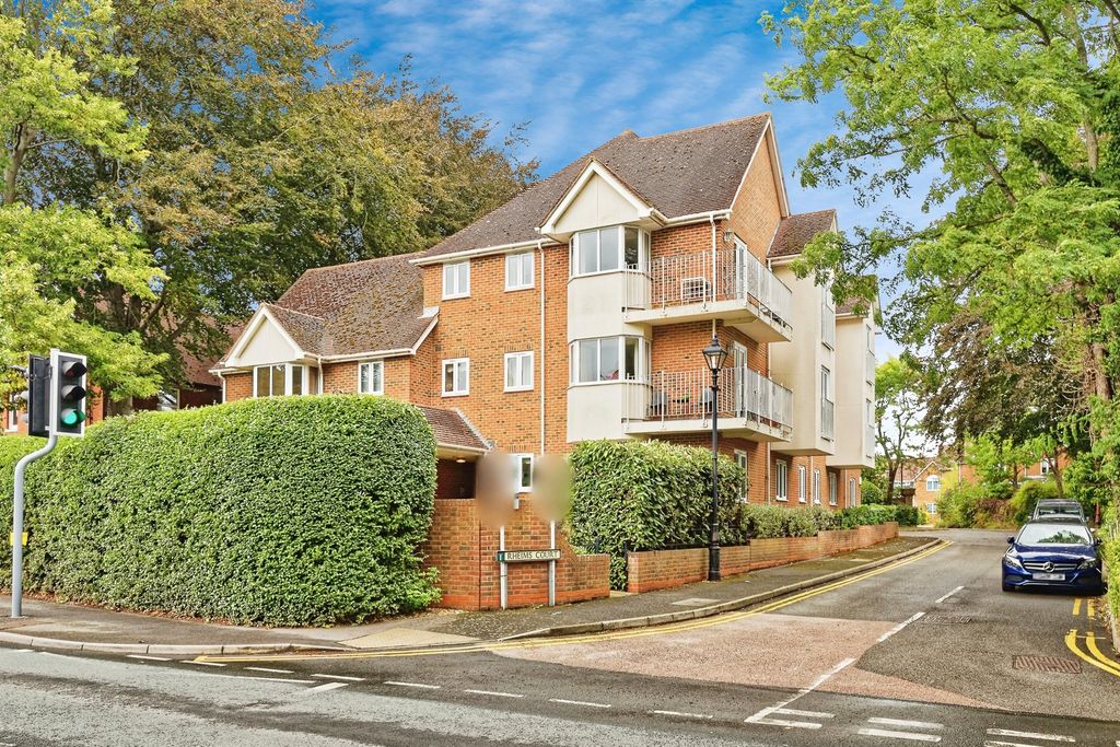 Property photo 2 of 17