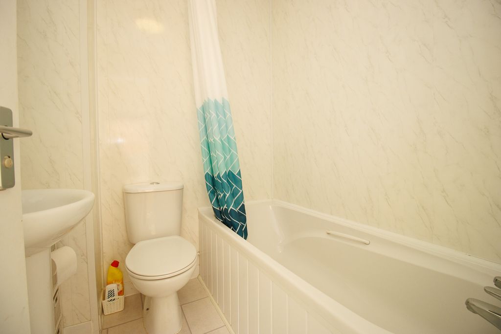 Additional image 9 of 2 bed flat for saleRutland Street, Filey YO14