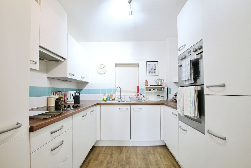 Property photo 2 of 8 Kitchen