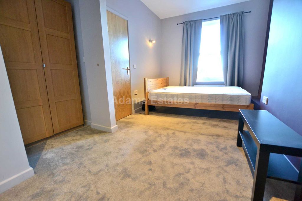 Property photo 1 of 4