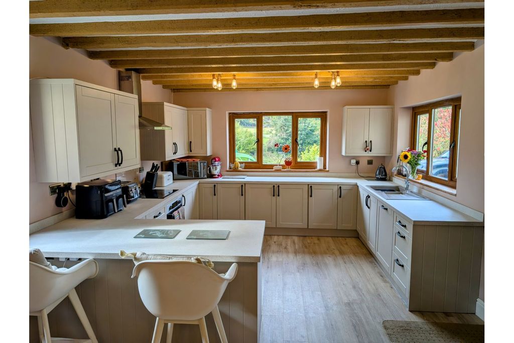 Property photo 3 of 23