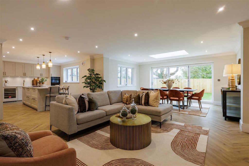 Property photo 2 of 26 Open Plan Living