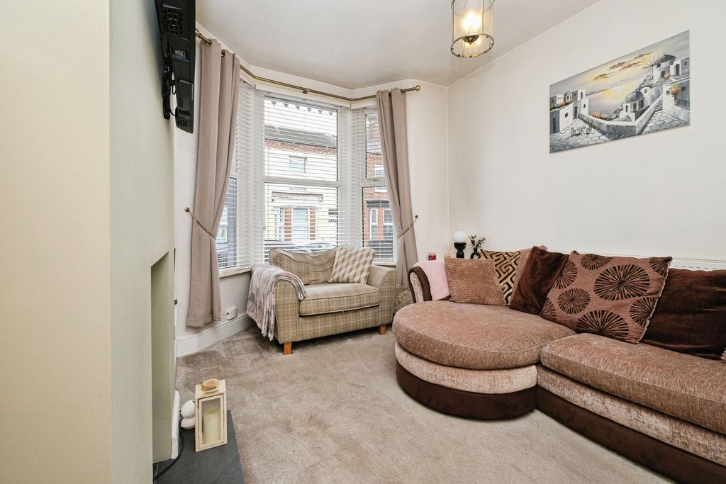 Property photo 3 of 17 Photo