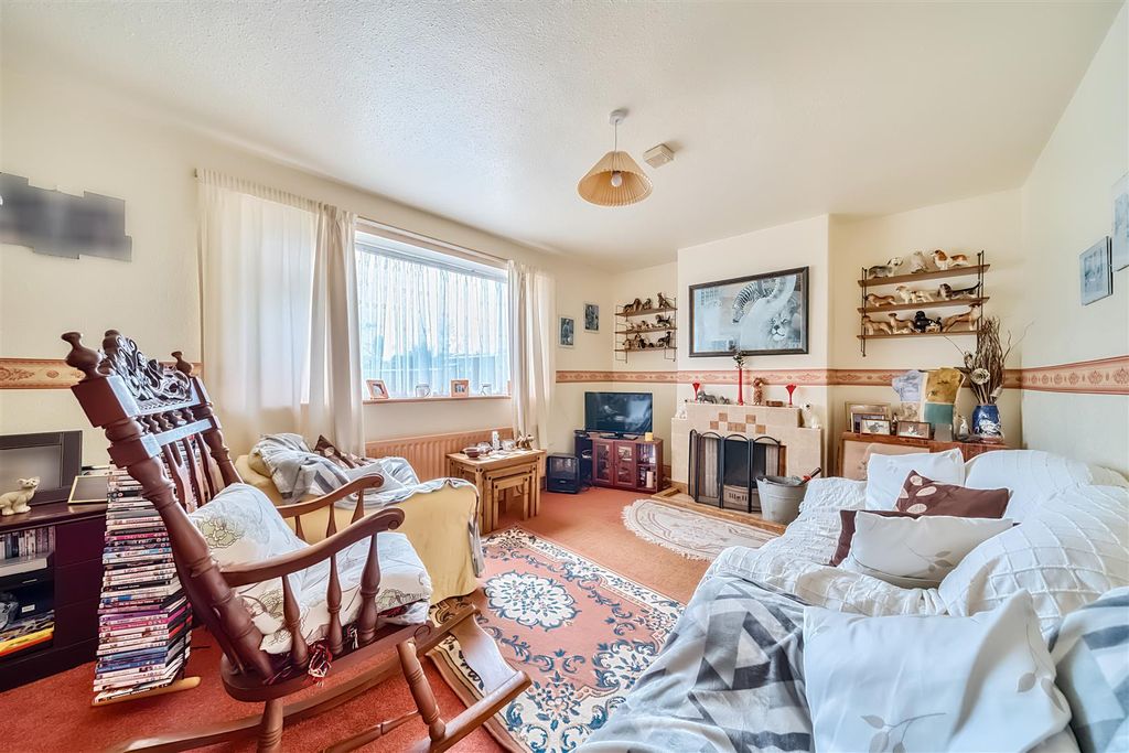 Property photo 3 of 17
