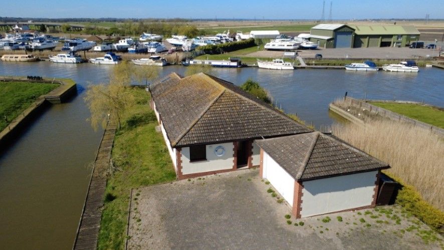 Property photo 2 of 23