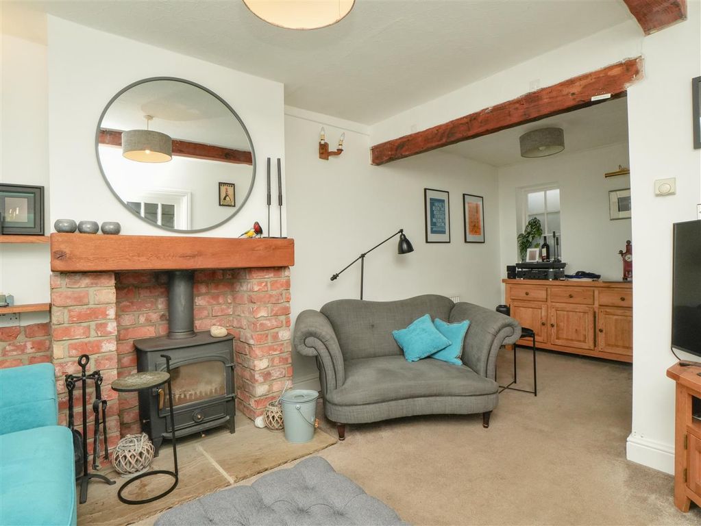 Property photo 3 of 10 Living Room