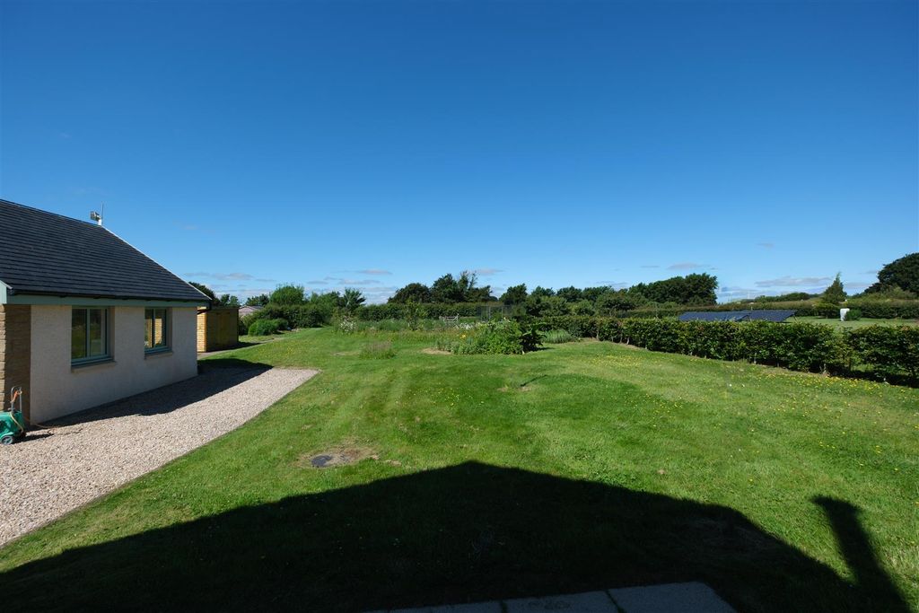Property photo 3 of 42 Solas Garden-2.Jpg