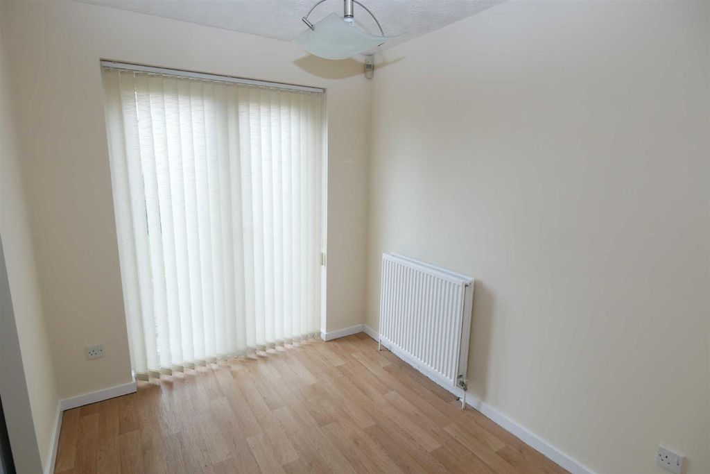 Property photo 3 of 9 Dining Room