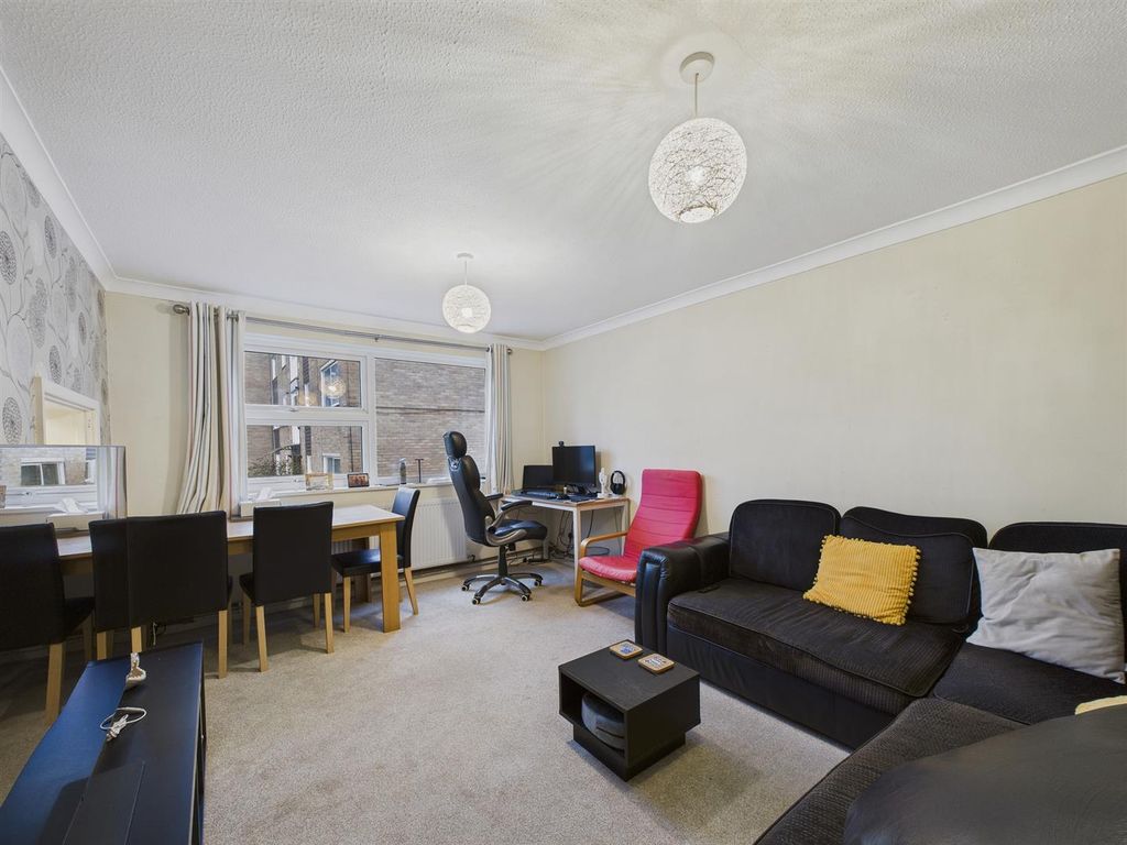 Property photo 2 of 10 Cam03972G0-Pr0220-Still001.Jpg