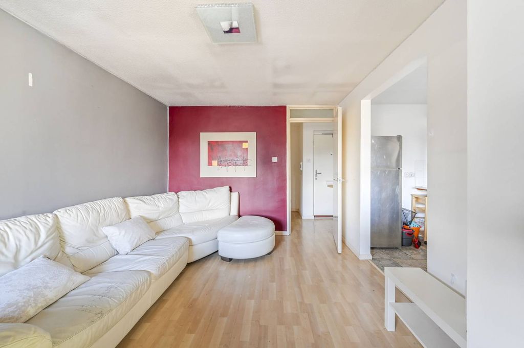 Property photo 2 of 8