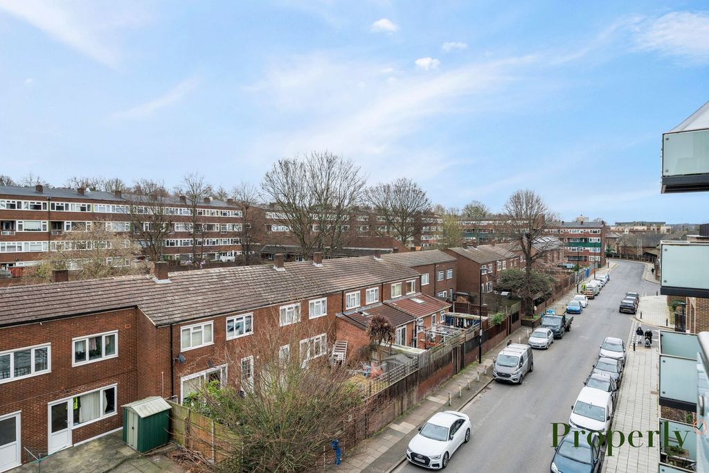 Property photo 3 of 12