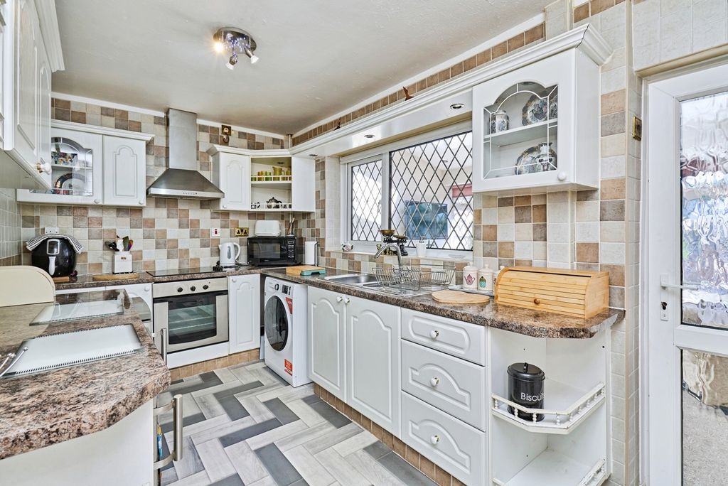 Property photo 3 of 20 Pbox-Img.Jpg