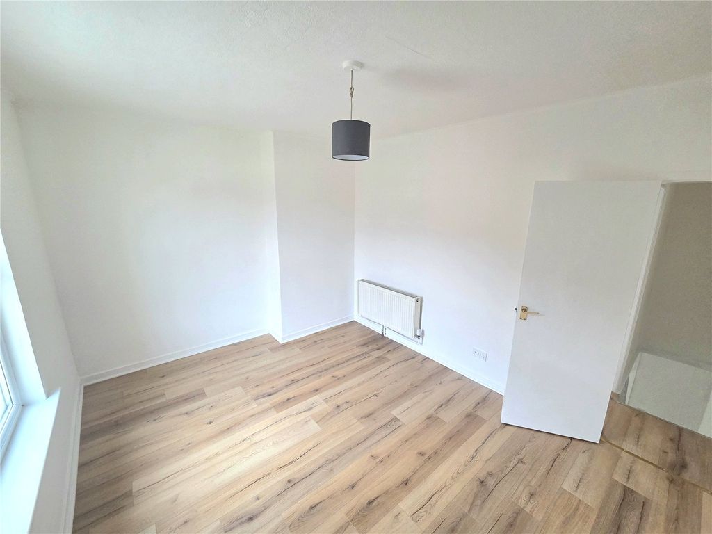 Property photo 3 of 11 Picture No. 02