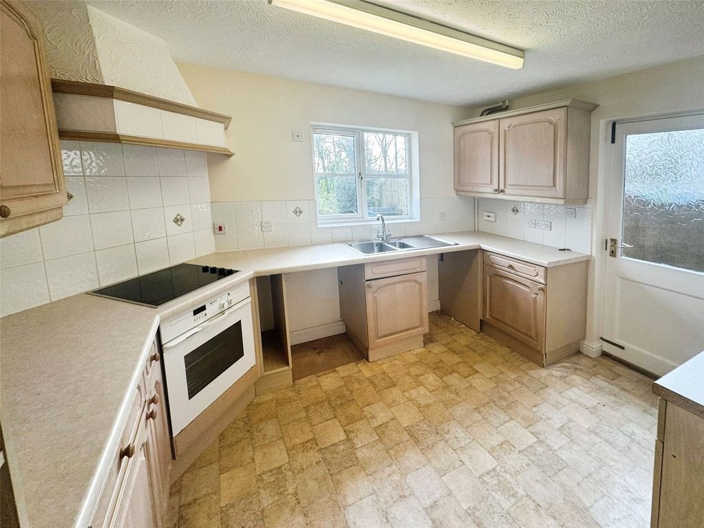 Property photo 3 of 15 Kitchen